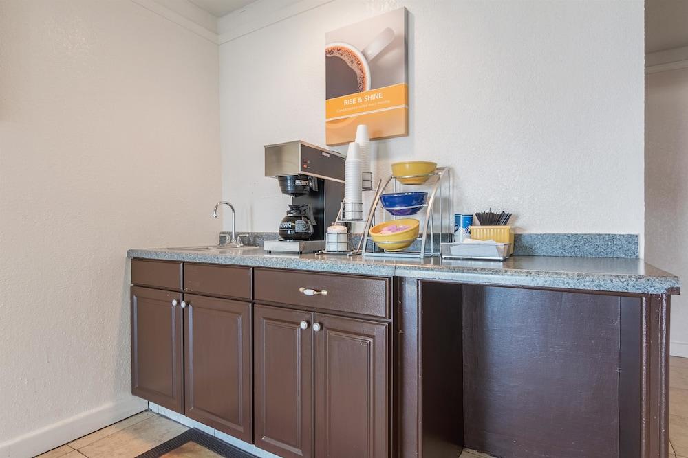 Motel 6 Hope, Ar Luaran gambar